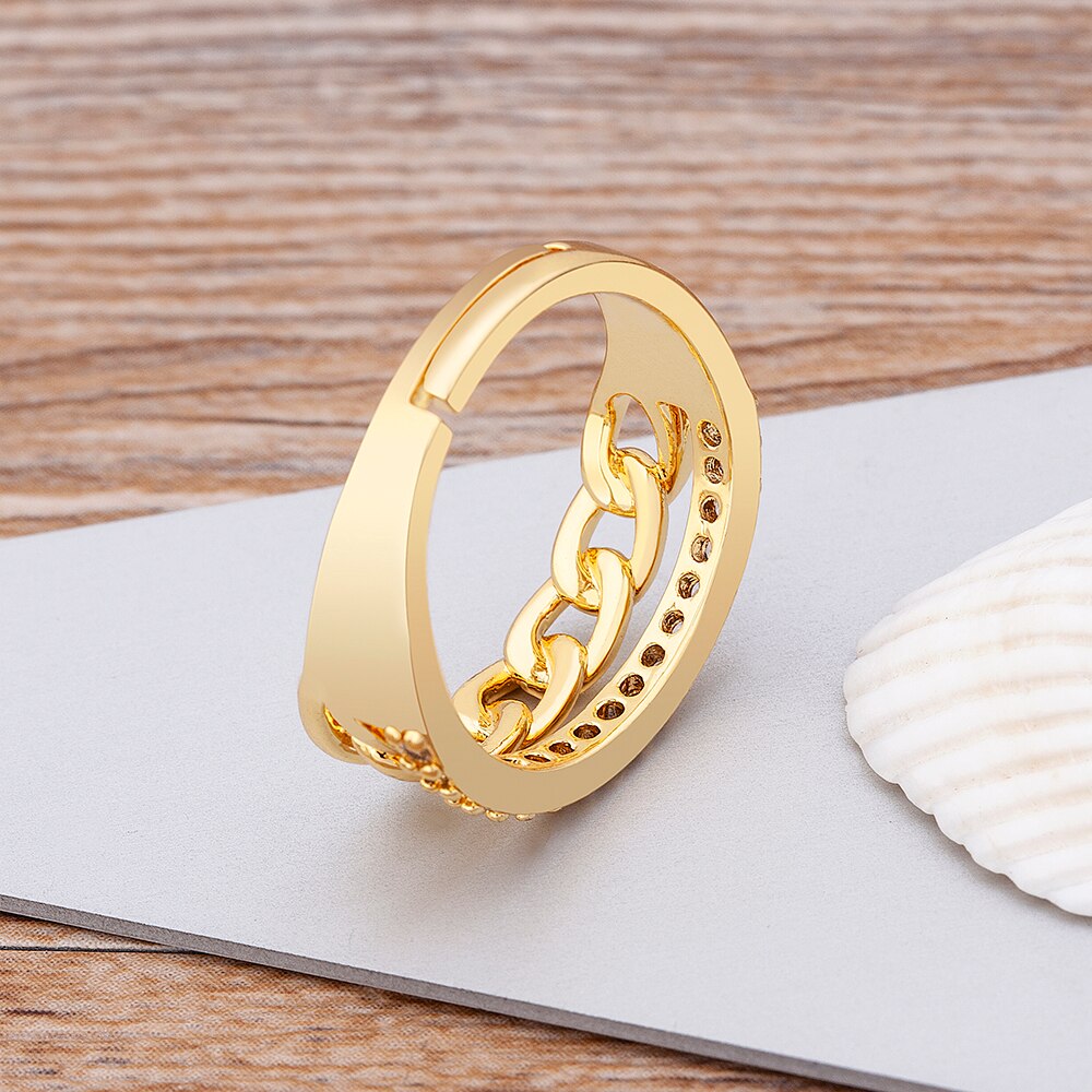 Anel Dourado com Zircônias Ajustável