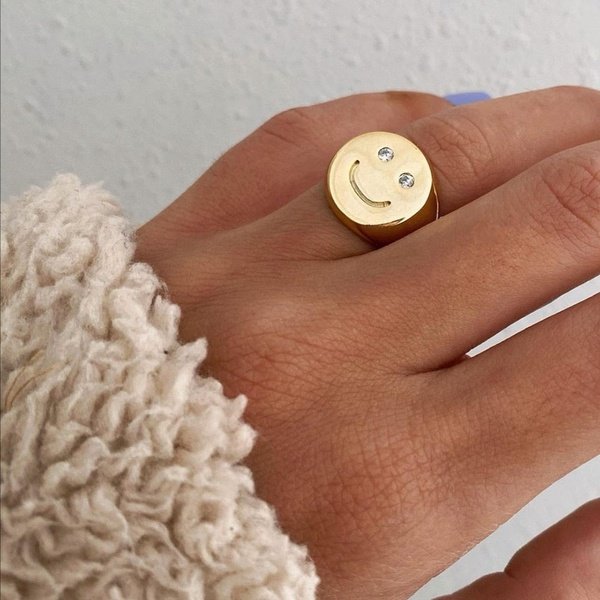 Anel Dourado Rosto Sorridente