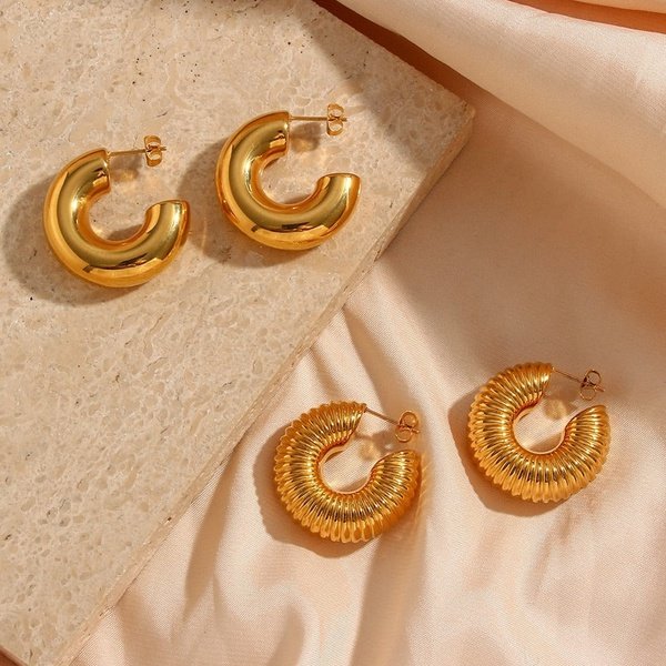 Brinco Dourado Meia Argola