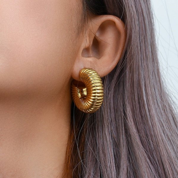 Brinco Dourado Meia Argola