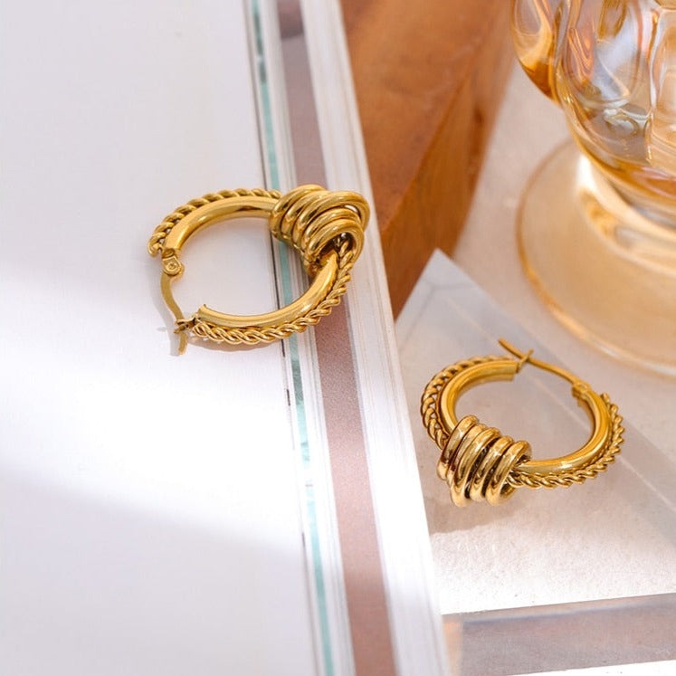 Brinco Dourado de Argola Trançado