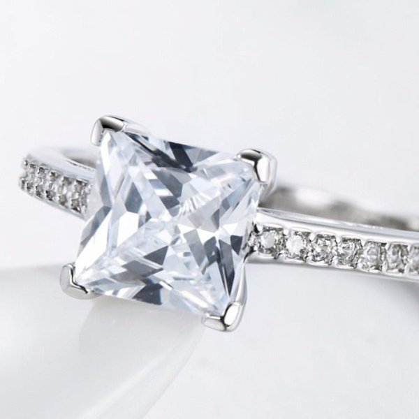 Anel Solitário de Noivado Prata com Diamante de Zircônia
