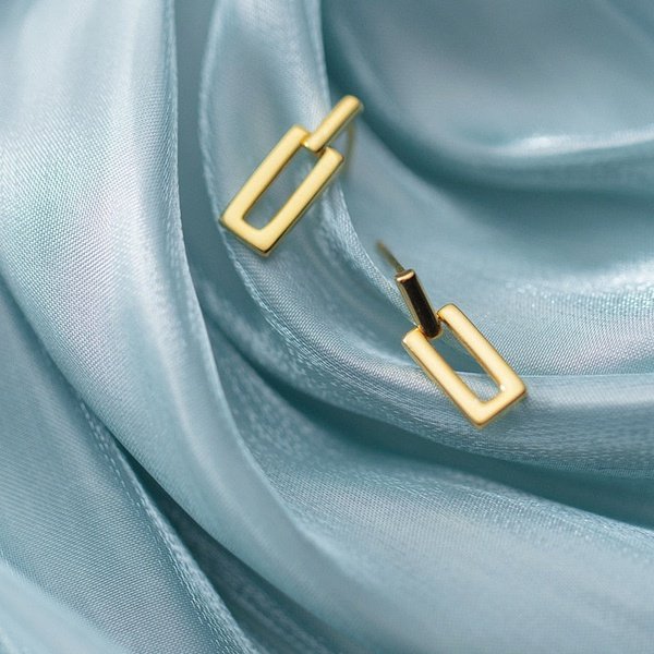 Brinco Dourado Retangular