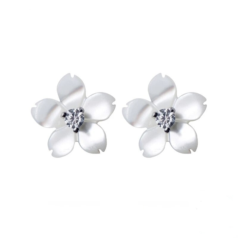 Brinco de Prata Flor Pétala Branca