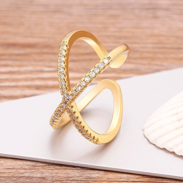 Anel Cruzado Dourado com Zircônias