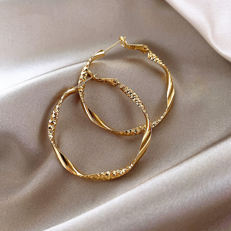 Brinco Argola Dourado Trabalhado