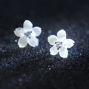 Brinco de Prata Flor Pétala Branca