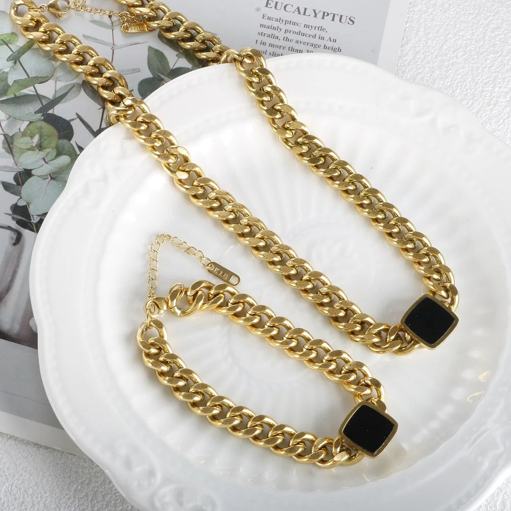 Conjunto Colar e Pulsera Corrente com Pedra Negra