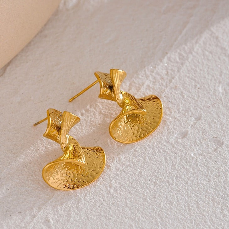 Brinco Dourado Torcido