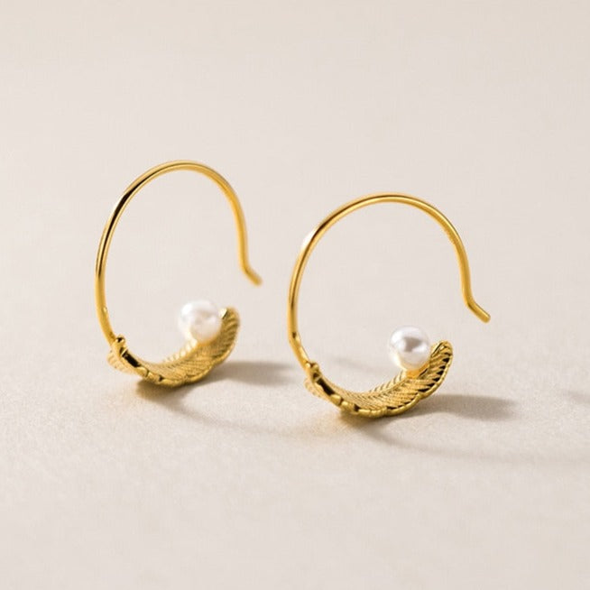Brinco Argola Dourado Folha com Pérola