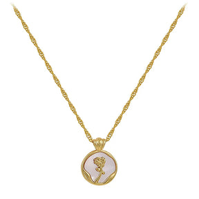 Colar Dourado com Medalha