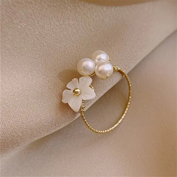Anel Dourado Flor e Pérolas
