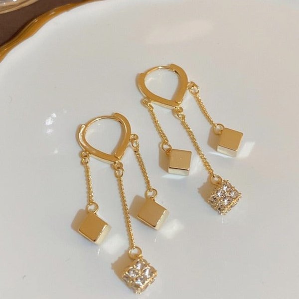 Brinco Argola Dourado Triângulos