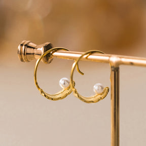 Brinco Argola Dourado Folha com Pérola