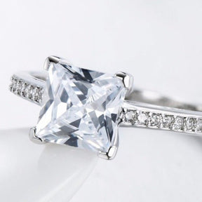 Anel Solitário de Noivado Prata com Diamante de Zircônia