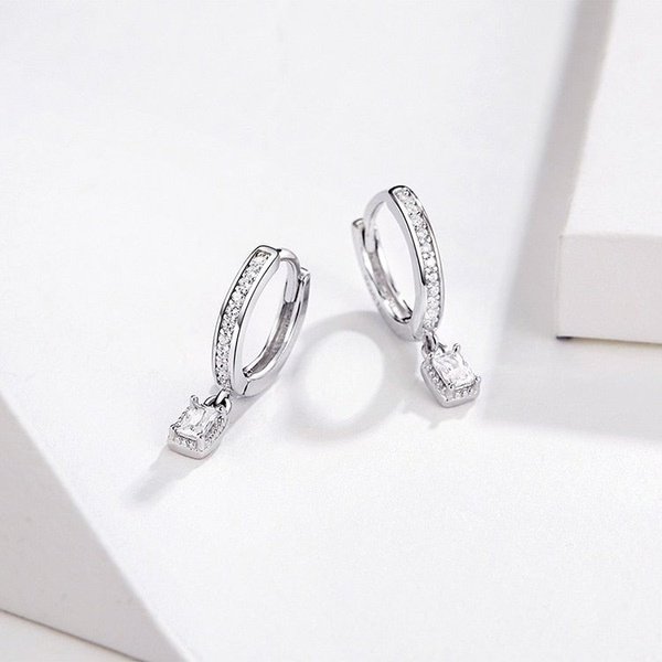 Brinco Argola com Pingente Quadrado de Zircônia Prata