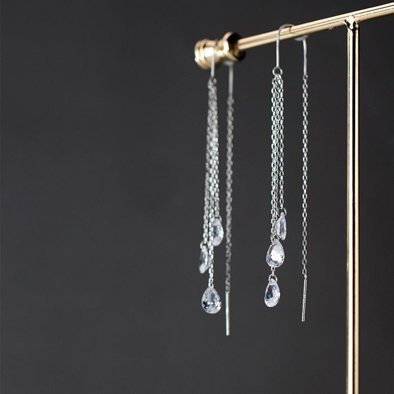 Brinco Prata Longo Gotas de Zircônia